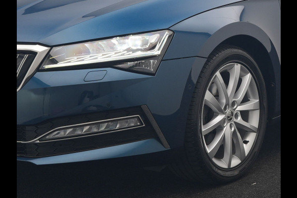 Škoda Superb Combi 1.4 TSI iV Laurin & Klement PHEV 218pk Dealer O.H. | Trekhaak Af Fabriek | Adaptive Cruise | Camera | Lederen Comfortzetels Memory & Verwarmd | Stuur Verwarmd | Canton Audio | Blis | Keyless | Apple Carplay | Crystal LED | Navigatie | DAB | Plug In Hybrid |