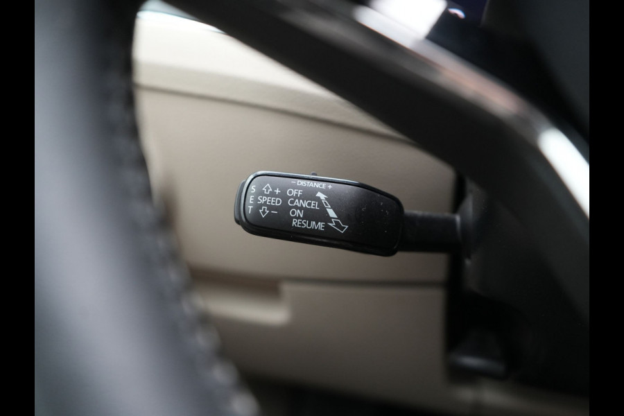 Škoda Superb Combi 1.4 TSI iV Laurin & Klement PHEV 218pk Dealer O.H. | Trekhaak Af Fabriek | Adaptive Cruise | Camera | Lederen Comfortzetels Memory & Verwarmd | Stuur Verwarmd | Canton Audio | Blis | Keyless | Apple Carplay | Crystal LED | Navigatie | DAB | Plug In Hybrid |