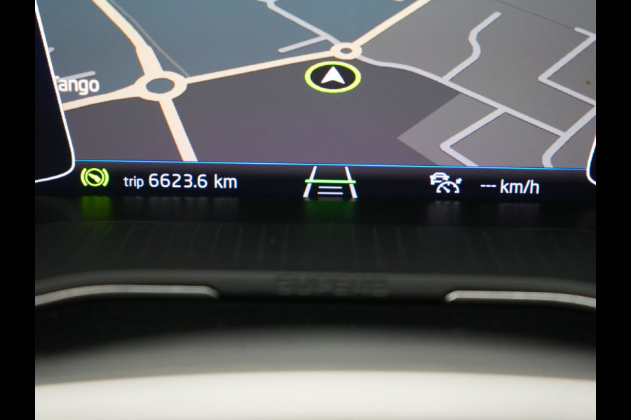 Škoda Superb Combi 1.4 TSI iV Laurin & Klement PHEV 218pk Dealer O.H. | Trekhaak Af Fabriek | Adaptive Cruise | Camera | Lederen Comfortzetels Memory & Verwarmd | Stuur Verwarmd | Canton Audio | Blis | Keyless | Apple Carplay | Crystal LED | Navigatie | DAB | Plug In Hybrid |