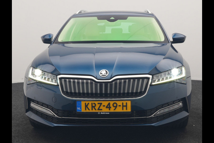 Škoda Superb Combi 1.4 TSI iV Laurin & Klement PHEV 218pk Dealer O.H. | Trekhaak Af Fabriek | Adaptive Cruise | Camera | Lederen Comfortzetels Memory & Verwarmd | Stuur Verwarmd | Canton Audio | Blis | Keyless | Apple Carplay | Crystal LED | Navigatie | DAB | Plug In Hybrid |