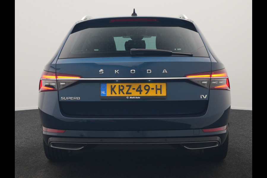 Škoda Superb Combi 1.4 TSI iV Laurin & Klement PHEV 218pk Dealer O.H. | Trekhaak Af Fabriek | Adaptive Cruise | Camera | Lederen Comfortzetels Memory & Verwarmd | Stuur Verwarmd | Canton Audio | Blis | Keyless | Apple Carplay | Crystal LED | Navigatie | DAB | Plug In Hybrid |