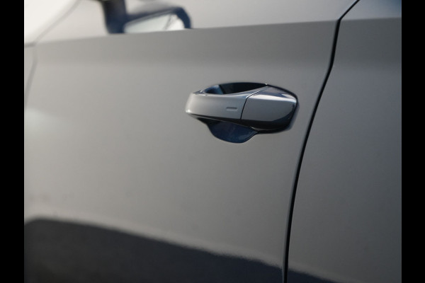 Škoda Superb Combi 1.4 TSI iV Laurin & Klement PHEV 218pk Dealer O.H. | Trekhaak Af Fabriek | Adaptive Cruise | Camera | Lederen Comfortzetels Memory & Verwarmd | Stuur Verwarmd | Canton Audio | Blis | Keyless | Apple Carplay | Crystal LED | Navigatie | DAB | Plug In Hybrid |