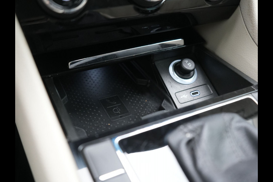 Škoda Superb Combi 1.4 TSI iV Laurin & Klement PHEV 218pk Dealer O.H. | Trekhaak Af Fabriek | Adaptive Cruise | Camera | Lederen Comfortzetels Memory & Verwarmd | Stuur Verwarmd | Canton Audio | Blis | Keyless | Apple Carplay | Crystal LED | Navigatie | DAB | Plug In Hybrid |