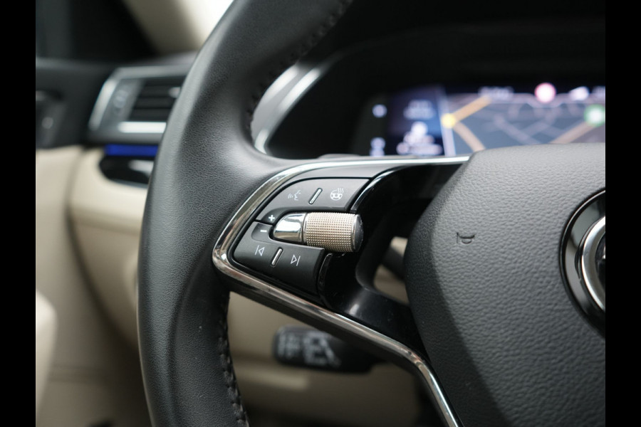 Škoda Superb Combi 1.4 TSI iV Laurin & Klement PHEV 218pk Dealer O.H. | Trekhaak Af Fabriek | Adaptive Cruise | Camera | Lederen Comfortzetels Memory & Verwarmd | Stuur Verwarmd | Canton Audio | Blis | Keyless | Apple Carplay | Crystal LED | Navigatie | DAB | Plug In Hybrid |