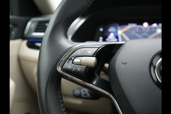 Škoda Superb Combi 1.4 TSI iV Laurin & Klement PHEV 218pk Dealer O.H. | Trekhaak Af Fabriek | Adaptive Cruise | Camera | Lederen Comfortzetels Memory & Verwarmd | Stuur Verwarmd | Canton Audio | Blis | Keyless | Apple Carplay | Crystal LED | Navigatie | DAB | Plug In Hybrid |