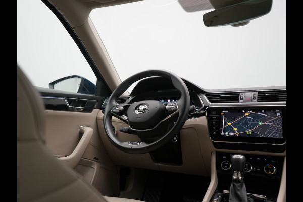 Škoda Superb Combi 1.4 TSI iV Laurin & Klement PHEV 218pk Dealer O.H. | Trekhaak Af Fabriek | Adaptive Cruise | Camera | Lederen Comfortzetels Memory & Verwarmd | Stuur Verwarmd | Canton Audio | Blis | Keyless | Apple Carplay | Crystal LED | Navigatie | DAB | Plug In Hybrid |