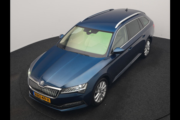Škoda Superb Combi 1.4 TSI iV Laurin & Klement PHEV 218pk Dealer O.H. | Trekhaak Af Fabriek | Adaptive Cruise | Camera | Lederen Comfortzetels Memory & Verwarmd | Stuur Verwarmd | Canton Audio | Blis | Keyless | Apple Carplay | Crystal LED | Navigatie | DAB | Plug In Hybrid |