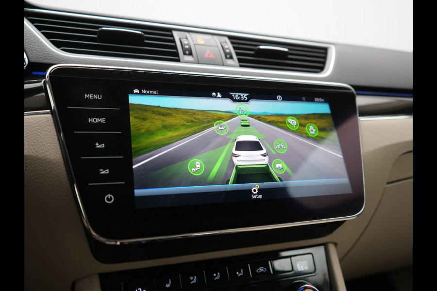 Škoda Superb Combi 1.4 TSI iV Laurin & Klement PHEV 218pk Dealer O.H. | Trekhaak Af Fabriek | Adaptive Cruise | Camera | Lederen Comfortzetels Memory & Verwarmd | Stuur Verwarmd | Canton Audio | Blis | Keyless | Apple Carplay | Crystal LED | Navigatie | DAB | Plug In Hybrid |