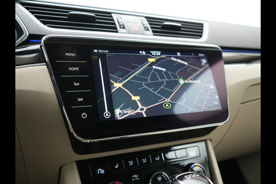 Škoda Superb Combi 1.4 TSI iV Laurin & Klement PHEV 218pk Dealer O.H. | Trekhaak Af Fabriek | Adaptive Cruise | Camera | Lederen Comfortzetels Memory & Verwarmd | Stuur Verwarmd | Canton Audio | Blis | Keyless | Apple Carplay | Crystal LED | Navigatie | DAB | Plug In Hybrid |