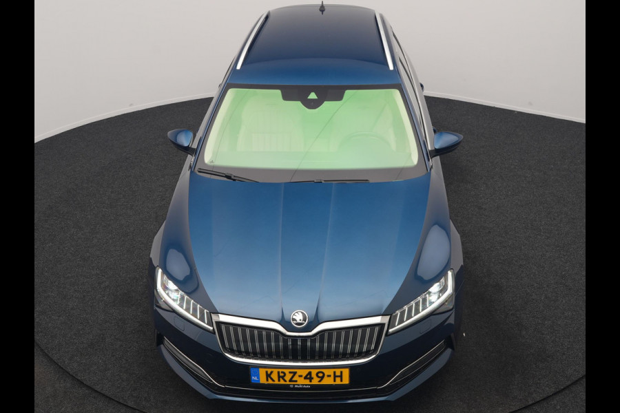 Škoda Superb Combi 1.4 TSI iV Laurin & Klement PHEV 218pk Dealer O.H. | Trekhaak Af Fabriek | Adaptive Cruise | Camera | Lederen Comfortzetels Memory & Verwarmd | Stuur Verwarmd | Canton Audio | Blis | Keyless | Apple Carplay | Crystal LED | Navigatie | DAB | Plug In Hybrid |