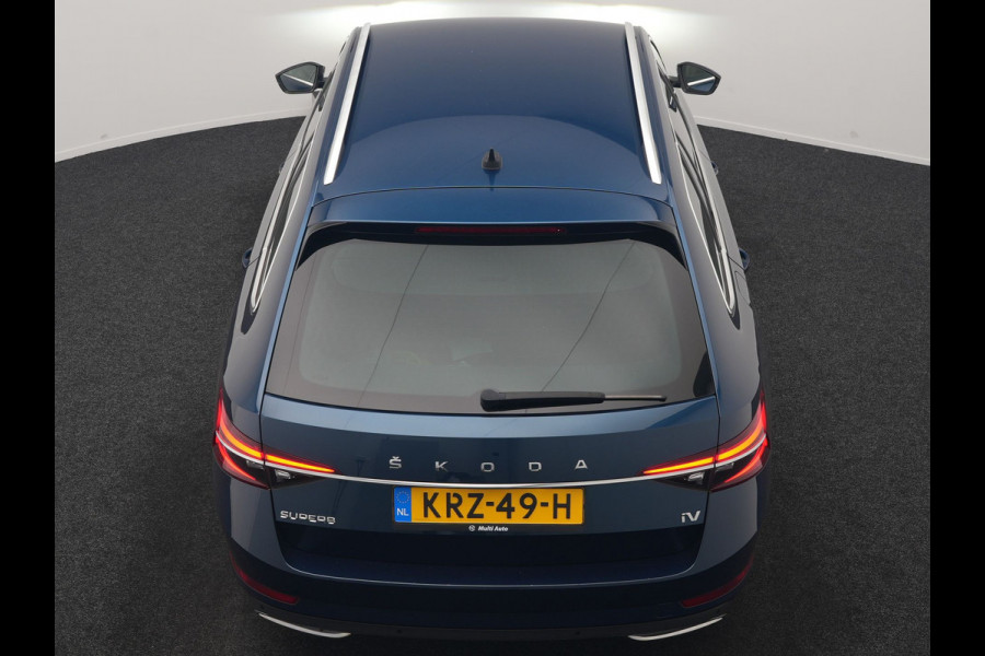 Škoda Superb Combi 1.4 TSI iV Laurin & Klement PHEV 218pk Dealer O.H. | Trekhaak Af Fabriek | Adaptive Cruise | Camera | Lederen Comfortzetels Memory & Verwarmd | Stuur Verwarmd | Canton Audio | Blis | Keyless | Apple Carplay | Crystal LED | Navigatie | DAB | Plug In Hybrid |