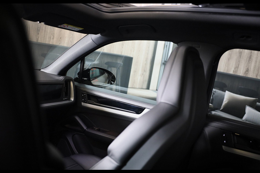 Porsche Cayenne 3.0 S E-Hybrid / 520 Pk / Head Up / 4W Sturing / Acc / Sport Design / Luchtvering / Sport Chrono / Open Pano / 22