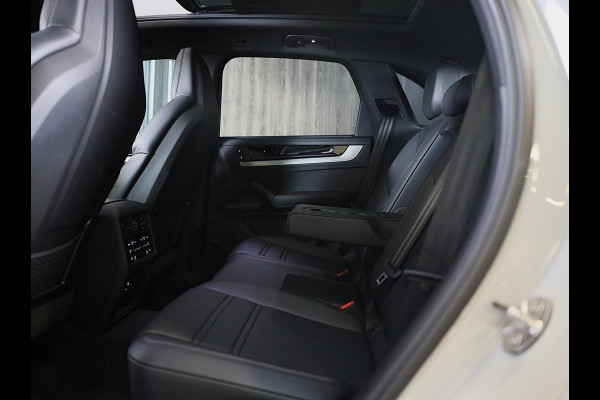 Porsche Cayenne 3.0 S E-Hybrid / 520 Pk / Head Up / 4W Sturing / Acc / Sport Design / Luchtvering / Sport Chrono / Open Pano / 22