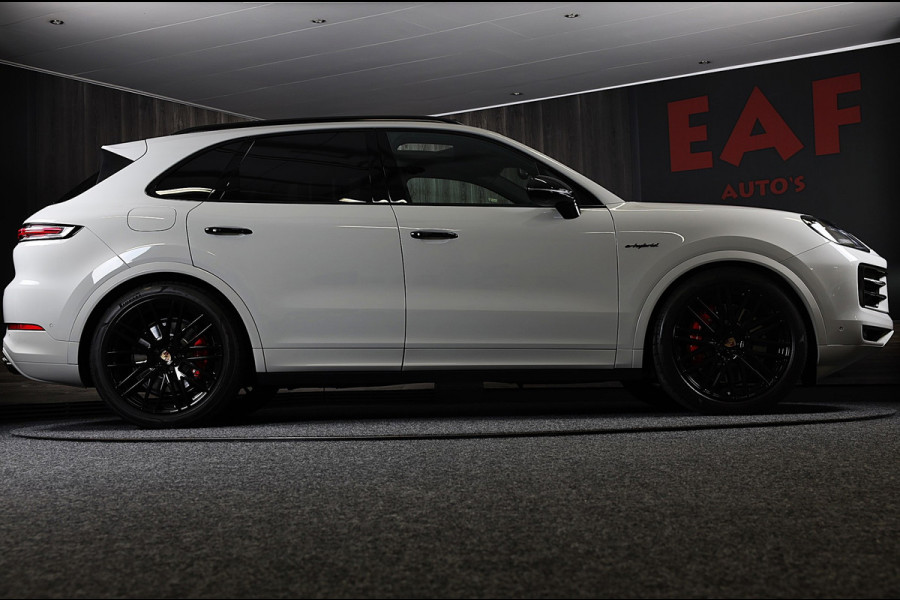 Porsche Cayenne 3.0 S E-Hybrid / 520 Pk / Head Up / 4W Sturing / Acc / Sport Design / Luchtvering / Sport Chrono / Open Pano / 22