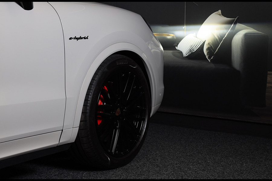 Porsche Cayenne 3.0 S E-Hybrid / 520 Pk / Head Up / 4W Sturing / Acc / Sport Design / Luchtvering / Sport Chrono / Open Pano / 22