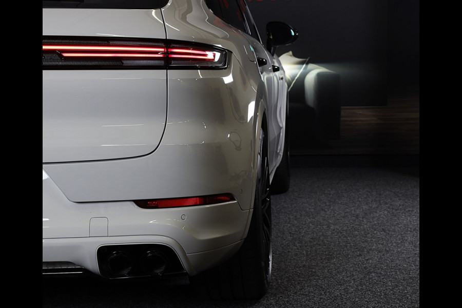 Porsche Cayenne 3.0 S E-Hybrid / 520 Pk / Head Up / 4W Sturing / Acc / Sport Design / Luchtvering / Sport Chrono / Open Pano / 22