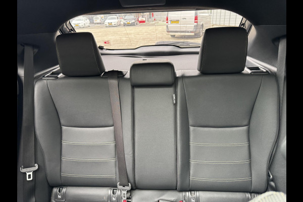 Toyota Yaris Cross 1.5 Hybrid Executive | Trekhaak | Leder | Pano | Blindspot | Full LED | 360 Cam |