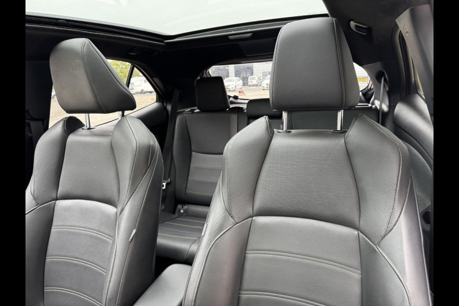 Toyota Yaris Cross 1.5 Hybrid Executive | Trekhaak | Leder | Pano | Blindspot | Full LED | 360 Cam |