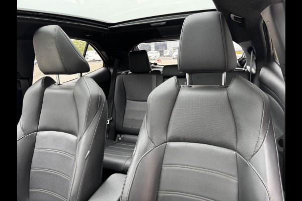 Toyota Yaris Cross 1.5 Hybrid Executive | Trekhaak | Leder | Pano | Blindspot | Full LED | 360 Cam |