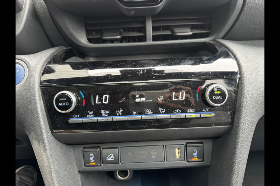 Toyota Yaris Cross 1.5 Hybrid Executive | Trekhaak | Leder | Pano | Blindspot | Full LED | 360 Cam |