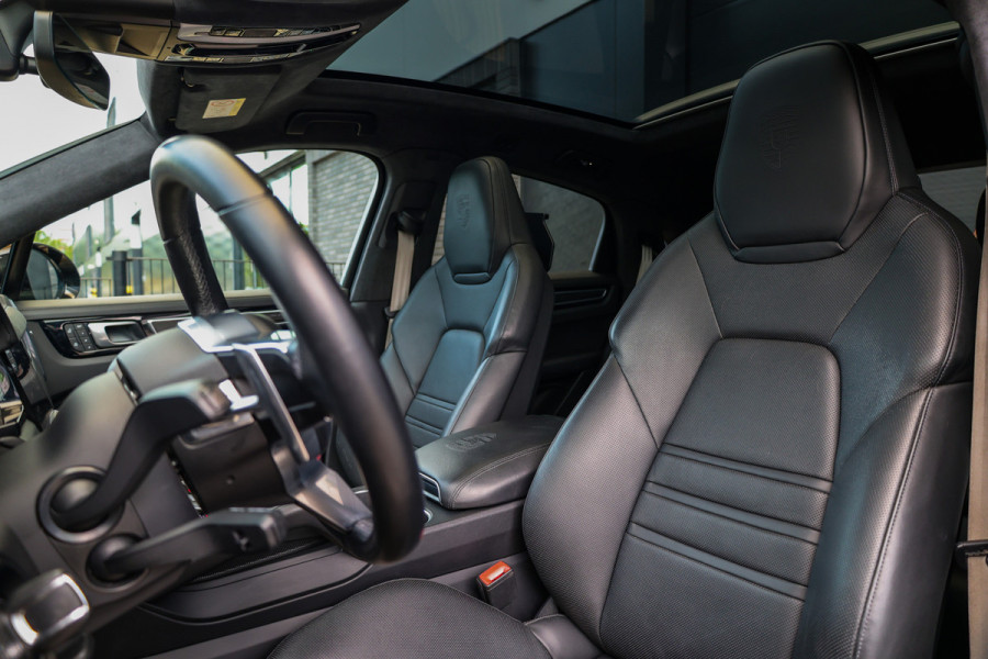Porsche Cayenne Coupé 3.0 E-Hybrid Platinum Edition | NAP! | BTW | TECHART | FULL PPF! | PANO | STOELVENTILATIE | ACHTERASBESTURING |