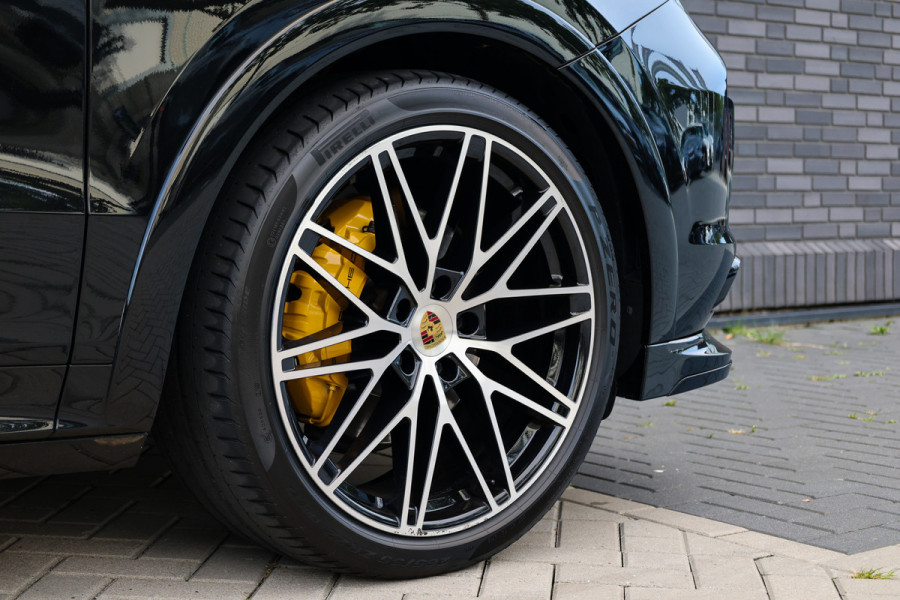 Porsche Cayenne Coupé 3.0 E-Hybrid Platinum Edition | NAP! | BTW | TECHART | FULL PPF! | PANO | STOELVENTILATIE | ACHTERASBESTURING |