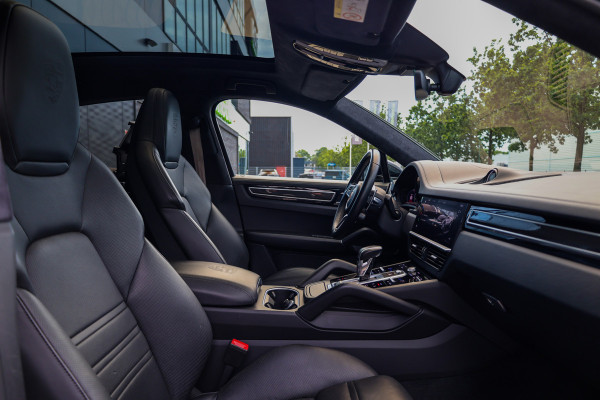 Porsche Cayenne Coupé 3.0 E-Hybrid Platinum Edition | NAP! | BTW | TECHART | FULL PPF! | PANO | STOELVENTILATIE | ACHTERASBESTURING |