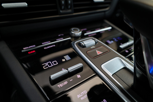 Porsche Cayenne Coupé 3.0 E-Hybrid Platinum Edition | NAP! | BTW | TECHART | FULL PPF! | PANO | STOELVENTILATIE | ACHTERASBESTURING |