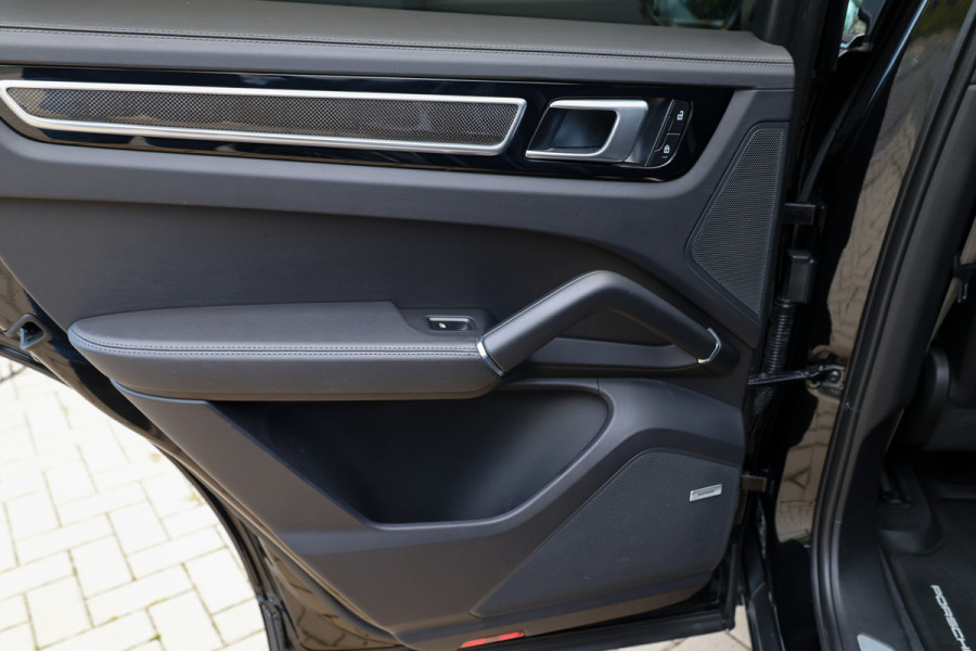 Porsche Cayenne Coupé 3.0 E-Hybrid Platinum Edition | NAP! | BTW | TECHART | FULL PPF! | PANO | STOELVENTILATIE | ACHTERASBESTURING |