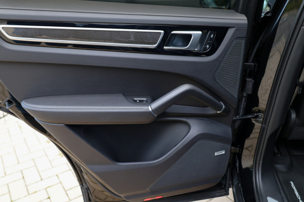 Porsche Cayenne Coupé 3.0 E-Hybrid Platinum Edition | NAP! | BTW | TECHART | FULL PPF! | PANO | STOELVENTILATIE | ACHTERASBESTURING |