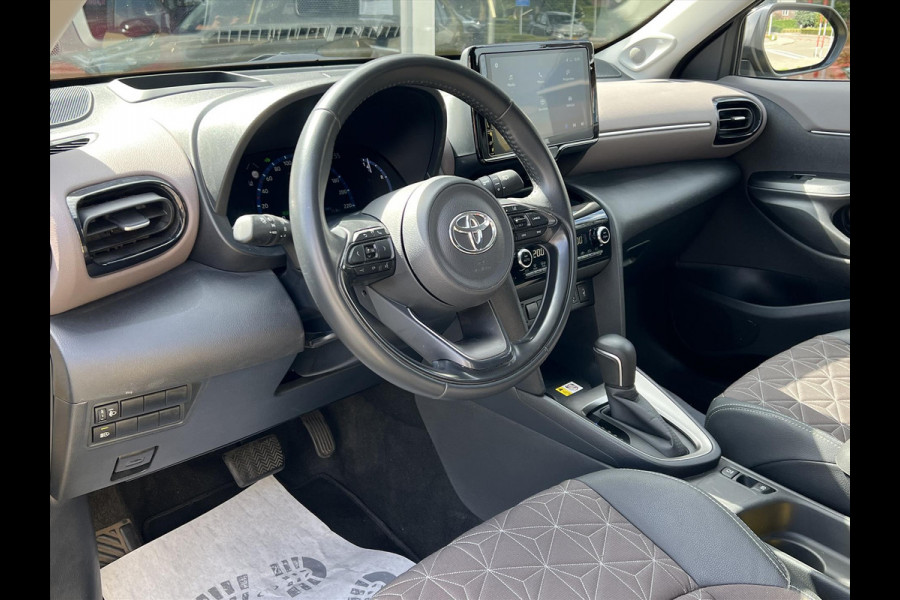 Toyota Yaris Cross 1.5 Hybrid Executive | Eerste eigenaar, Trekhaak, 18 inch, Dodehoekherkenning, Parkeersensoren, Stoelverwarming