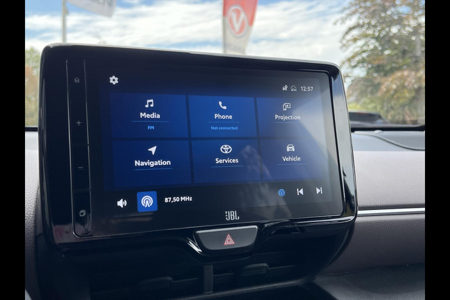 Toyota Yaris Cross 1.5 Hybrid Executive | Eerste eigenaar, Trekhaak, 18 inch, Dodehoekherkenning, Parkeersensoren, Stoelverwarming