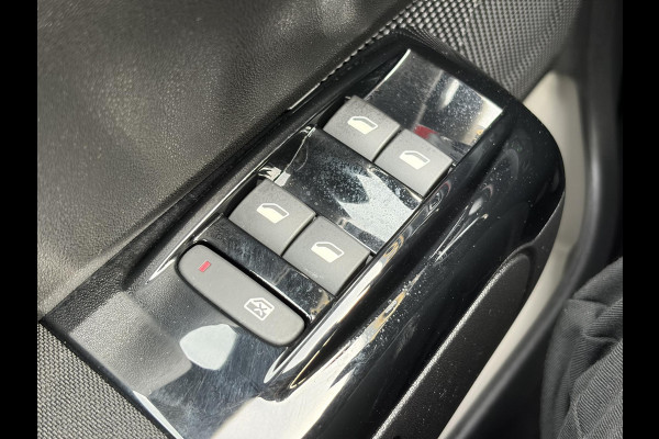 Citroën C3 1.2 PureTech Shine ✓2e Eigenaar✓Camera✓Carplay✓Navi✓Trekhaak✓Pdc✓Clima✓Cruise✓17''Lm velgen✓Rijstrooksensor✓N.A.P✓Apk tot 04-2027