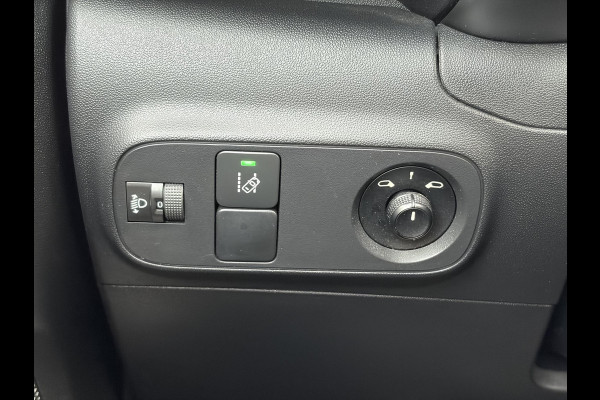 Citroën C3 1.2 PureTech Shine ✓2e Eigenaar✓Camera✓Carplay✓Navi✓Trekhaak✓Pdc✓Clima✓Cruise✓17''Lm velgen✓Rijstrooksensor✓N.A.P✓Apk tot 04-2027