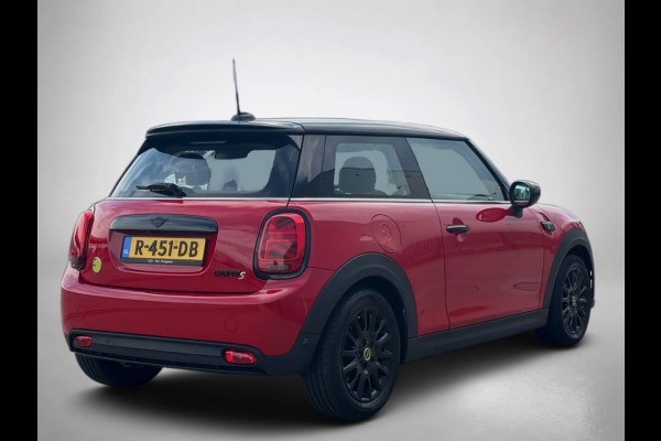 MINI Mini MINI Yours 33 kWh (NL-auto, 1e Eig, BTW, Camera, Carplay, Climate Con, Navi, Parkeersensor, Etc)