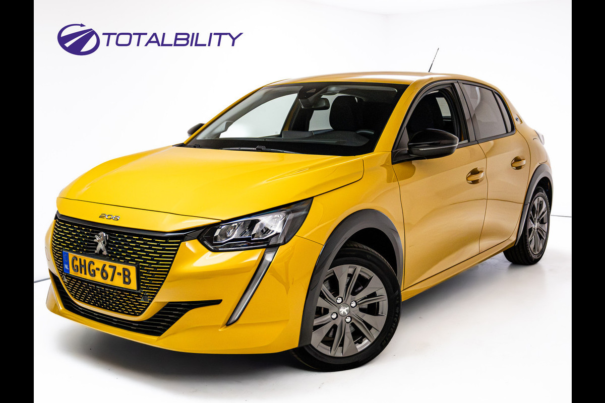 Peugeot e-208 EV Allure 50 kWh | Stoelverwarming | Camera | Cruise | Led | Apple Carplay/Android Auto Navigatie, Privacy Glas, Regensensor