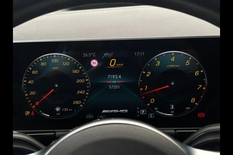 Mercedes-Benz GLA AMG 35 4MATIC (1e Eig, Dealer OndH, Panorama, SfeerV, Burmester, Head-up, Etc)