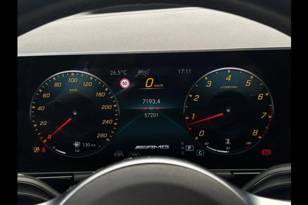 Mercedes-Benz GLA AMG 35 4MATIC (1e Eig, Dealer OndH, Panorama, SfeerV, Burmester, Head-up, Etc)