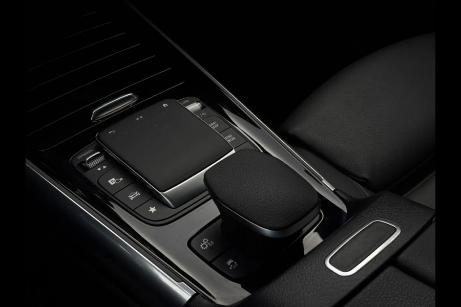 Mercedes-Benz GLA AMG 35 4MATIC (1e Eig, Dealer OndH, Panorama, SfeerV, Burmester, Head-up, Etc)