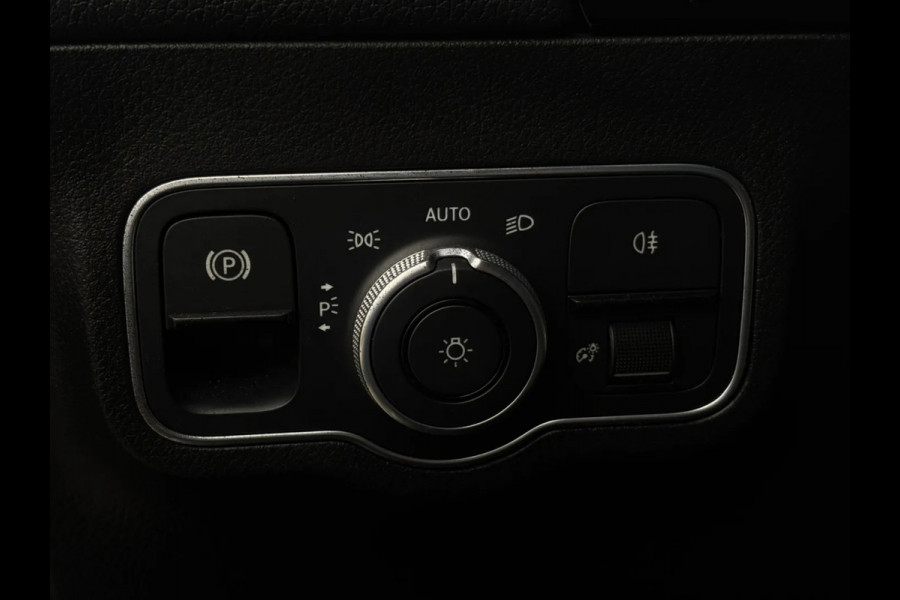 Mercedes-Benz GLA AMG 35 4MATIC (1e Eig, Dealer OndH, Panorama, SfeerV, Burmester, Head-up, Etc)