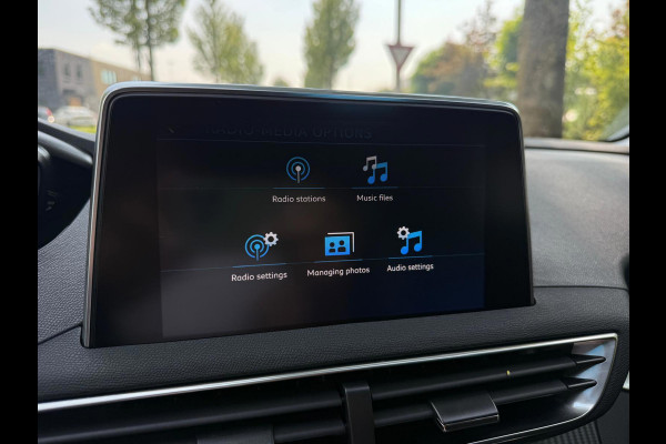 Peugeot 3008 1.2 PureTech Blue Lease Executive