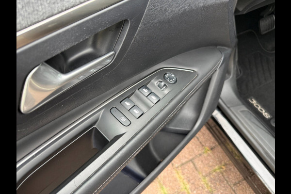 Peugeot 3008 1.2 PureTech Allure | Automaat | Pano | CarPlay