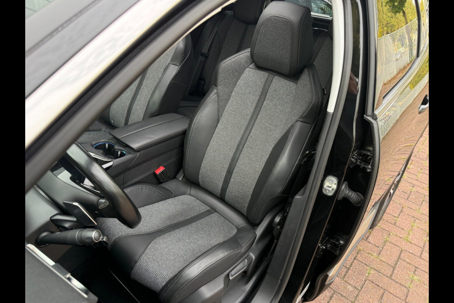 Peugeot 3008 1.2 PureTech Allure | Automaat | Pano | CarPlay