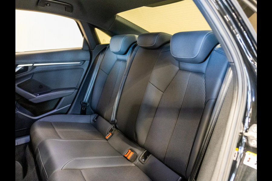 Audi A3 Limousine 35 TFSI S-Line edition / 150pk / NAP / Matrix LED / Stoelverwarming / Adaptieve cruise control /