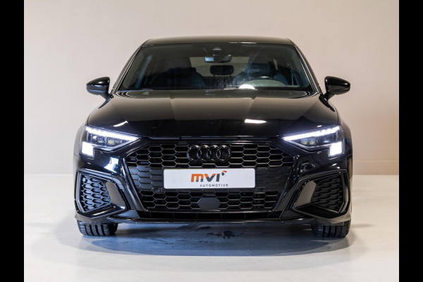 Audi A3 Limousine 35 TFSI S-Line edition / 150pk / NAP / Matrix LED / Stoelverwarming / Adaptieve cruise control /
