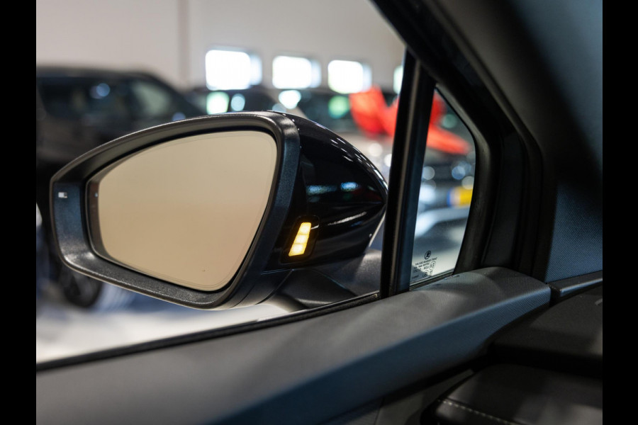 Škoda ENYAQ iV 60 Founders Edition Black Sportline SoH 92% / 179pk / Panorama dak / Achteruitrij camera / Memory stoelen /
