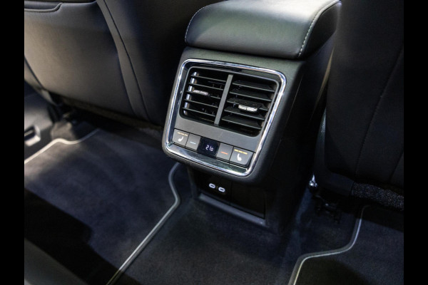 Škoda ENYAQ iV 60 Founders Edition Black Sportline SoH 92% / 179pk / Panorama dak / Achteruitrij camera / Memory stoelen /