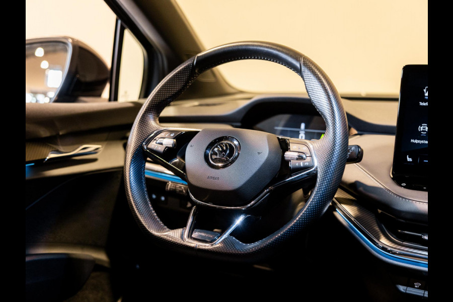 Škoda ENYAQ iV 60 Founders Edition Black Sportline SoH 92% / 179pk / Panorama dak / Achteruitrij camera / Memory stoelen /