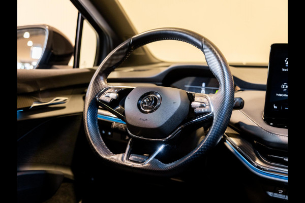 Škoda ENYAQ iV 60 Founders Edition Black Sportline SoH 92% / 179pk / Panorama dak / Achteruitrij camera / Memory stoelen /