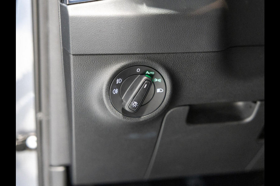 Škoda Karoq 1.5 TSI ACT Business Edition / 150pk / Achteruitrij camera / Adaptieve cruise control / Automatische klimaatregeling /